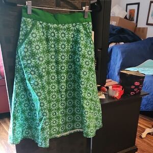 Heart Of Haute Green Floral Women's Skirt Size S